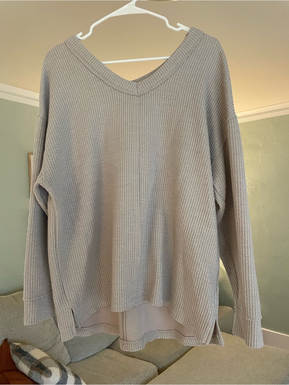 SO Women's V-Neck Waffle Knit Sweater - Taupe Gray